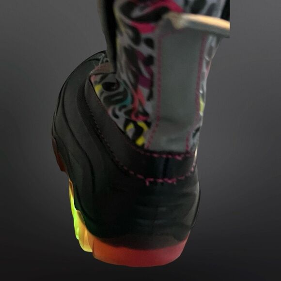 Toddler Members Mark MM Gray Heart Print Light Up Snow Boots Size 7/8 - Picture 9 of 9